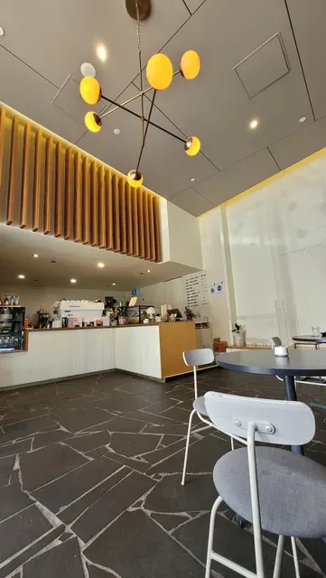 Mid Square Coffee