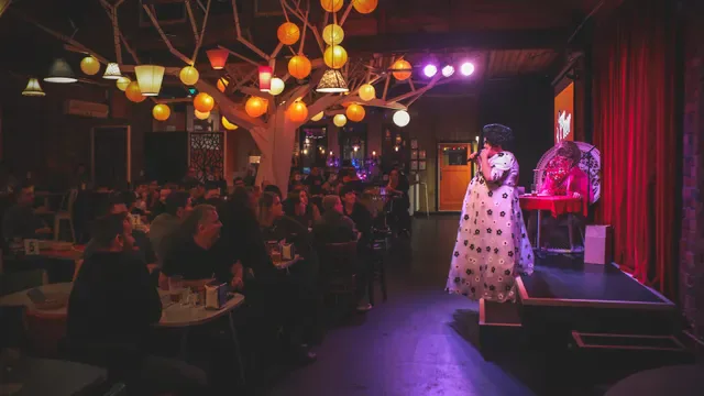 Mollie's Bar & Diner