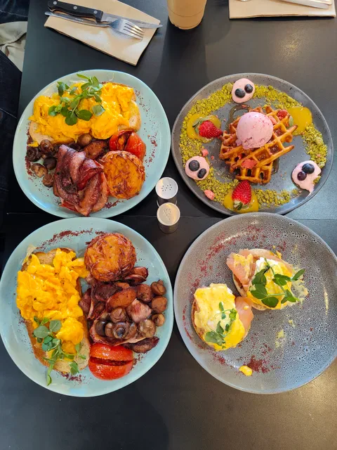 Momentum Cafe