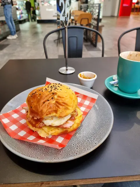 Momentum Cafe