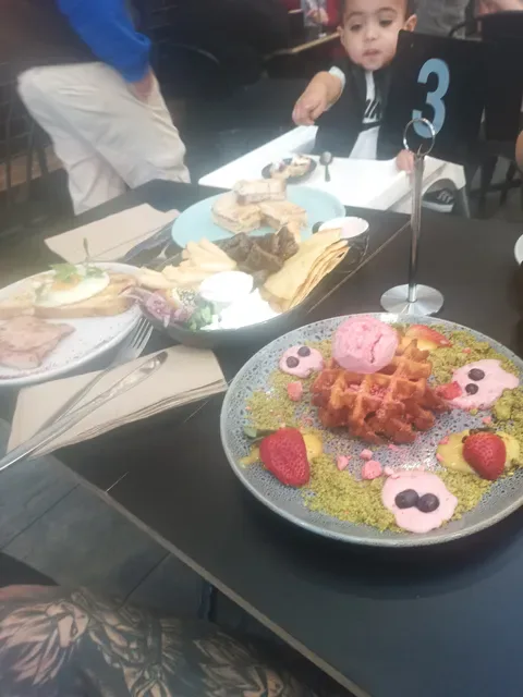 Momentum Cafe