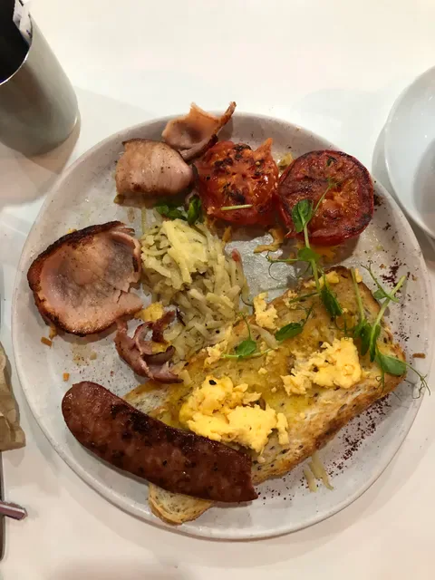 Momentum Cafe