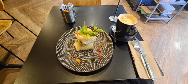 Momentum Cafe