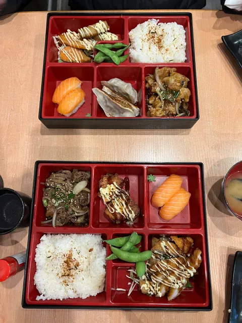 Momoco Sushi San