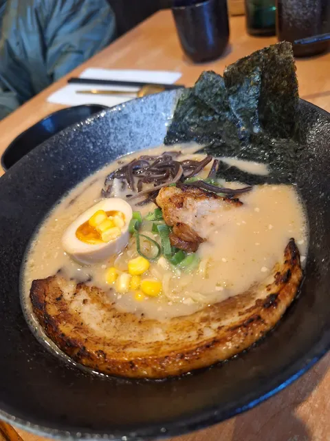 Momoco Sushi San