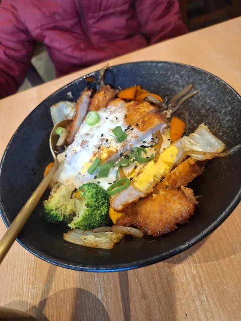 Momoco Sushi San