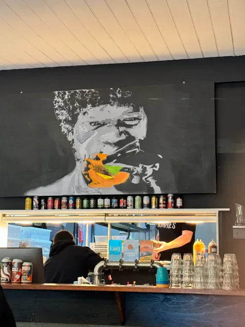 Monroe's Burgers & Beers