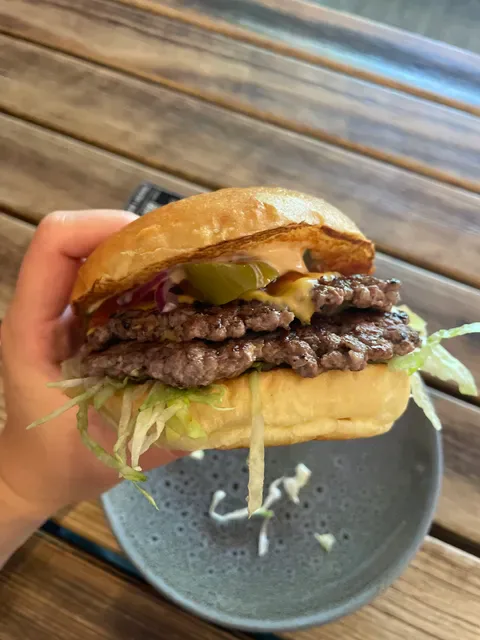 Monroe's Burgers & Beers