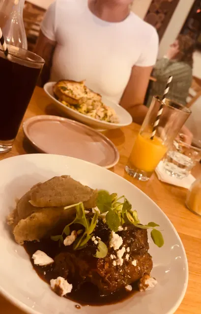 Montania Cafe - Bar - Restaurant