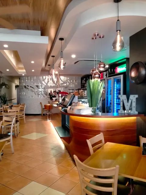 Montania Cafe - Bar - Restaurant