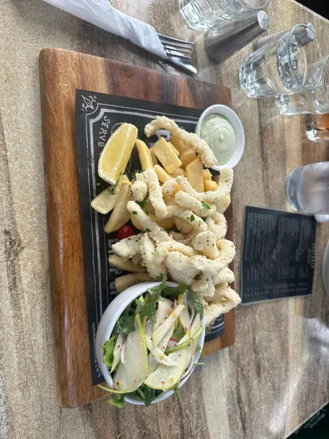 Montania Cafe - Bar - Restaurant