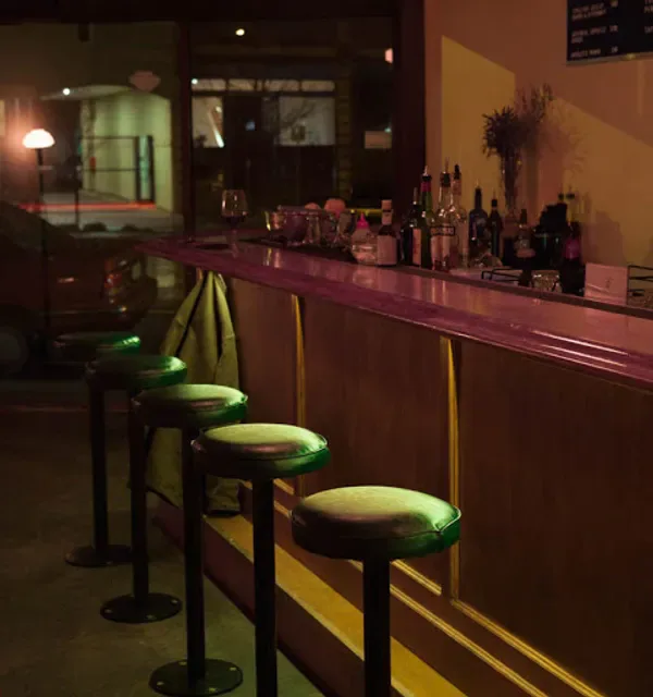 Montys Bar