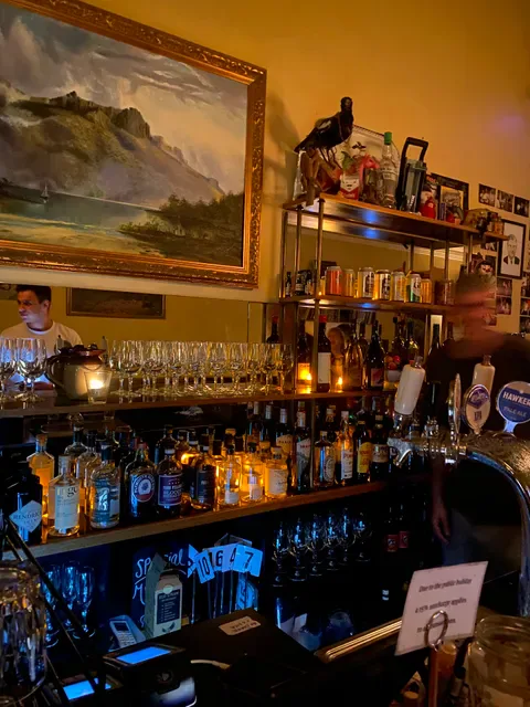 Montys Bar