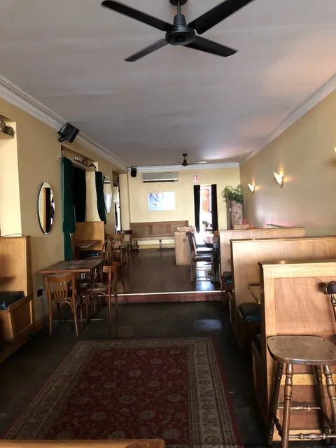 Montys Bar