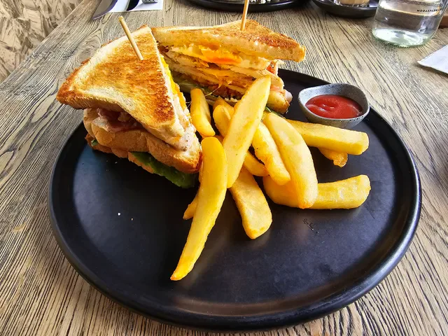 Mothers Instinct cafe & Bar