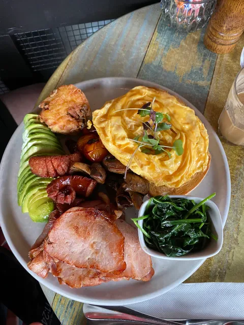 Mothers Instinct cafe & Bar