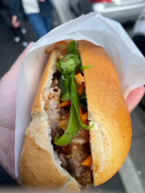 Mr & Mrs Banhmi