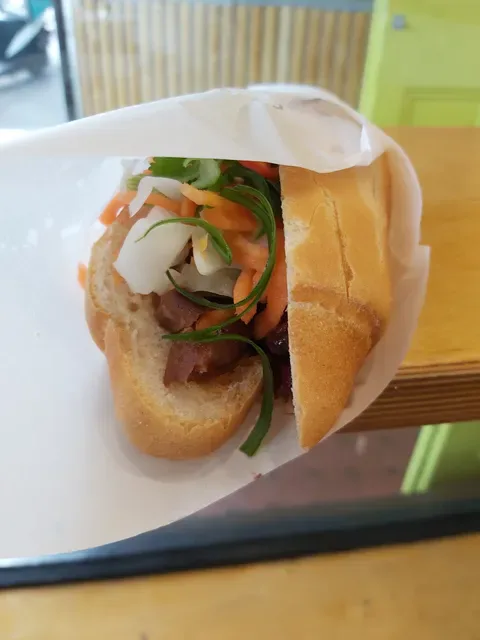 Mr & Mrs Banhmi