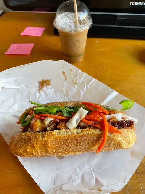 Mr & Mrs Banhmi