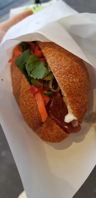 Mr & Mrs Banhmi