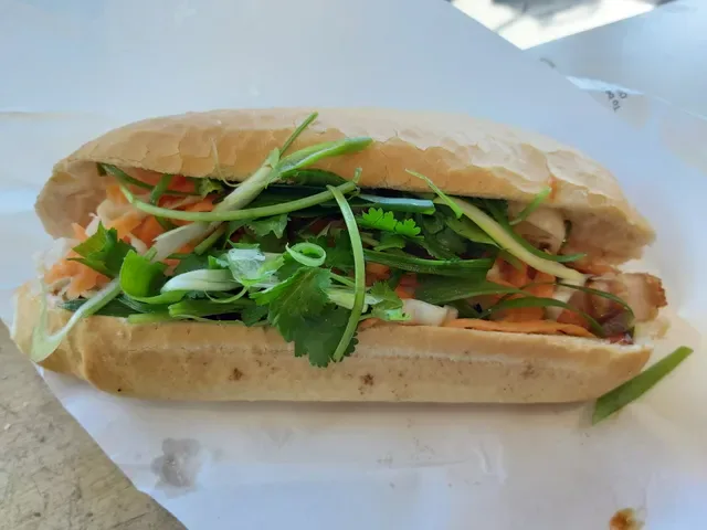 Mr & Mrs Banhmi