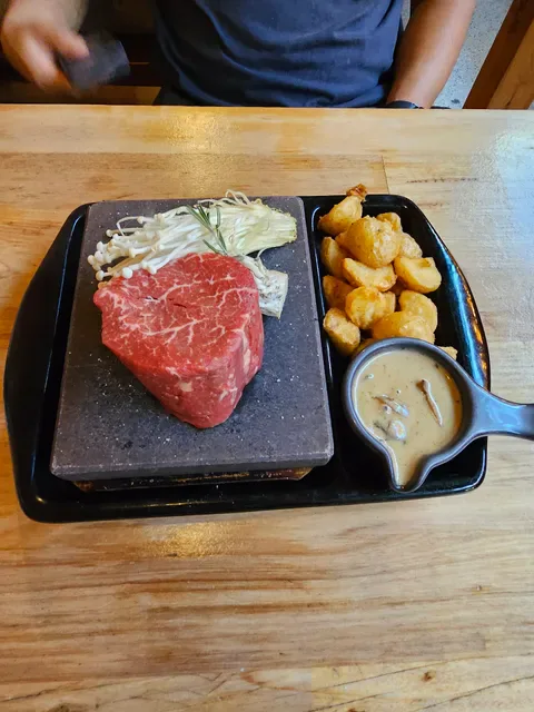 Mr Brooks Stonegrill & Bar