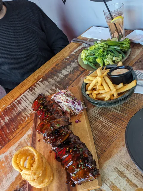 Mr Brooks Stonegrill & Bar