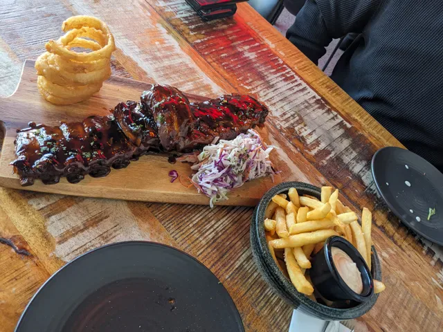 Mr Brooks Stonegrill & Bar