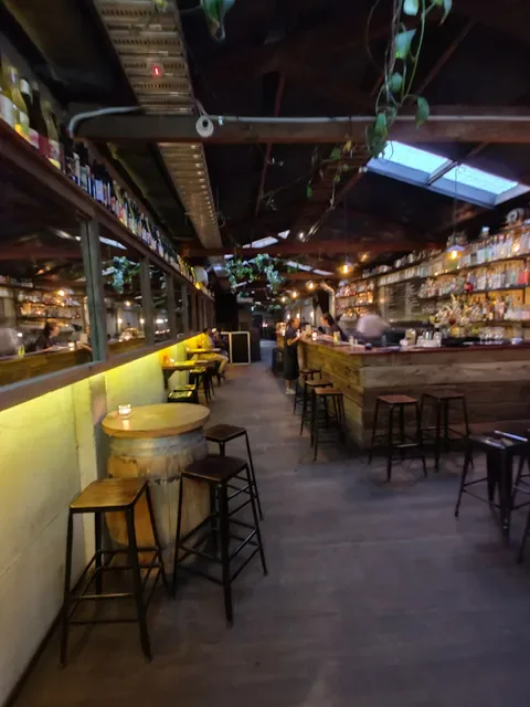 Mr West Bar & Bottle Shop