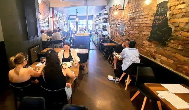 Ms. Carlisles - Bar & Restaurant