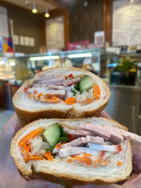 N Lee Bakery Cafe