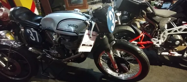 Naked Racer