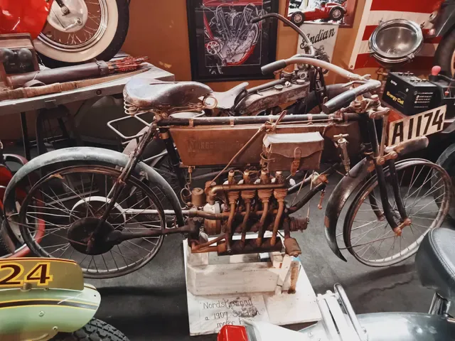 Naked Racer