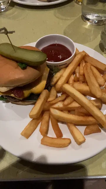 Natural History Bar & Grill
