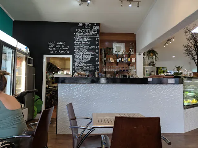 nature cafe bar