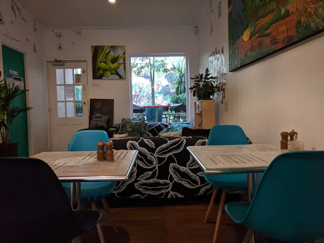 nature cafe bar