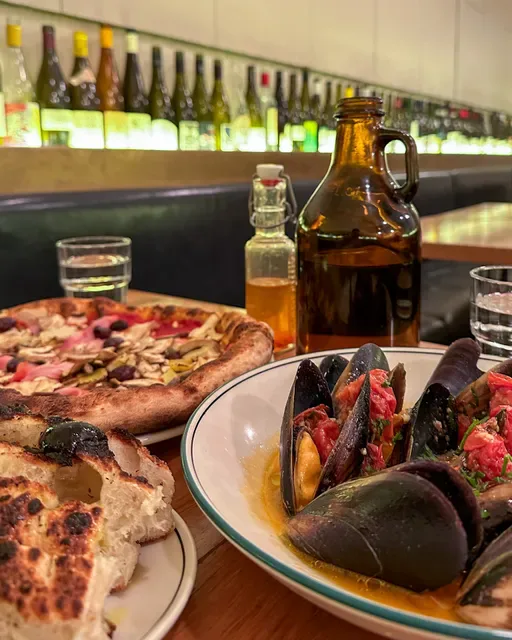 Neighbourhood Pizza