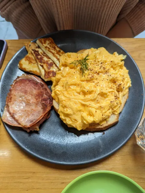 neighbours cafe