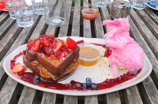 neighbours cafe