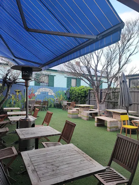neighbours cafe