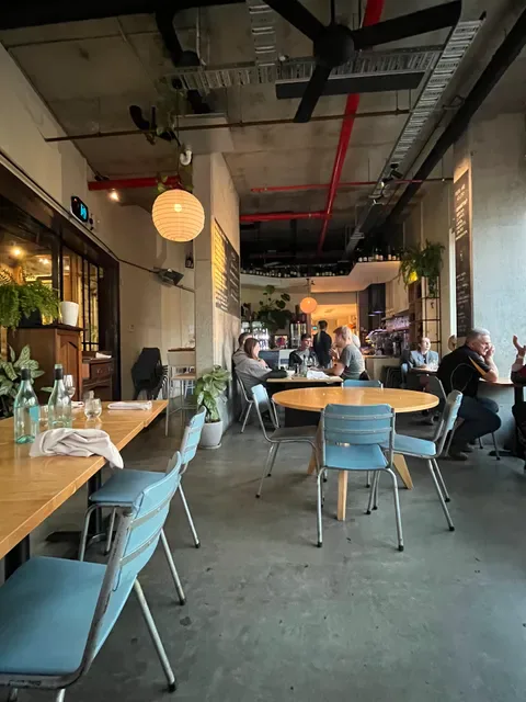Nina's Bar & Dining