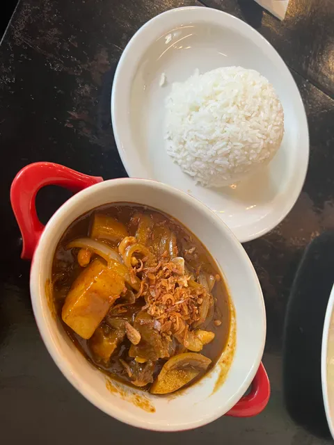 Nine Elephants Thai Restaurant