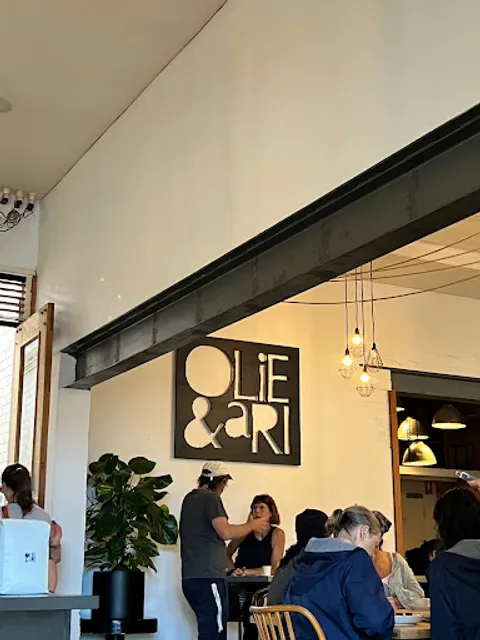 Olie & Ari