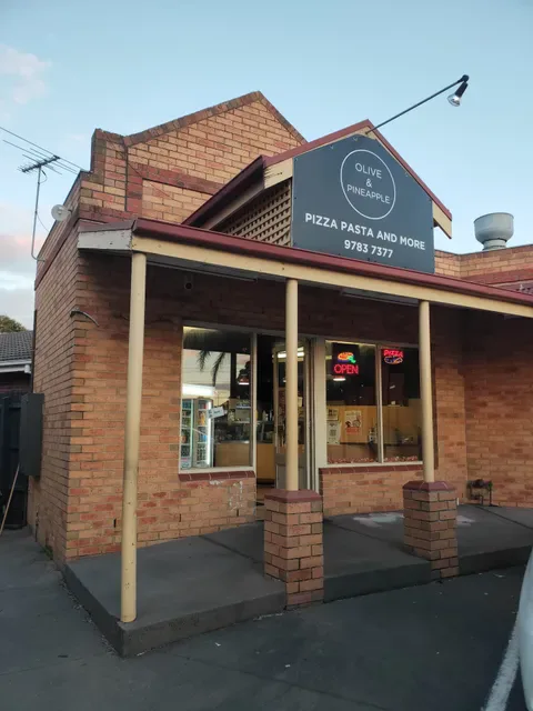 Olive and Pineapple- Best pizza's in Frankston