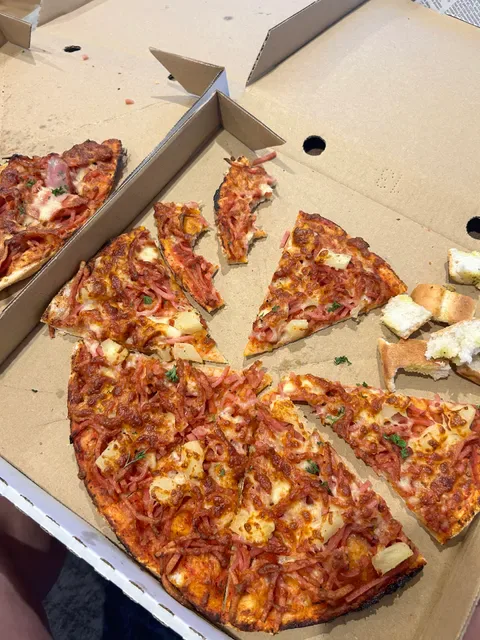 Olive and Pineapple- Best pizza's in Frankston