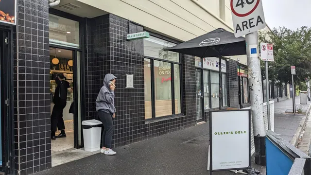 Ollie's Deli