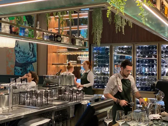 Omnia Bistro & Bar