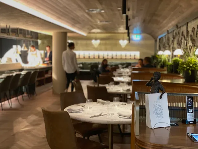 Omnia Bistro & Bar