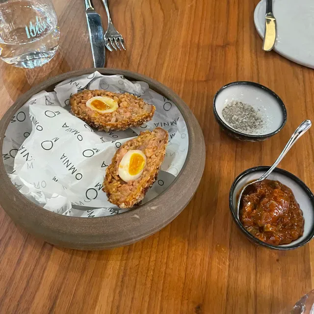 Omnia Bistro & Bar