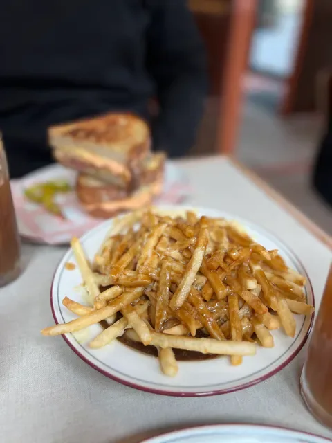 Operator Diner